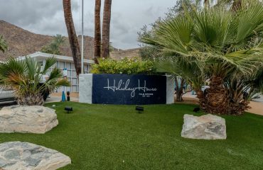 Holiday_House